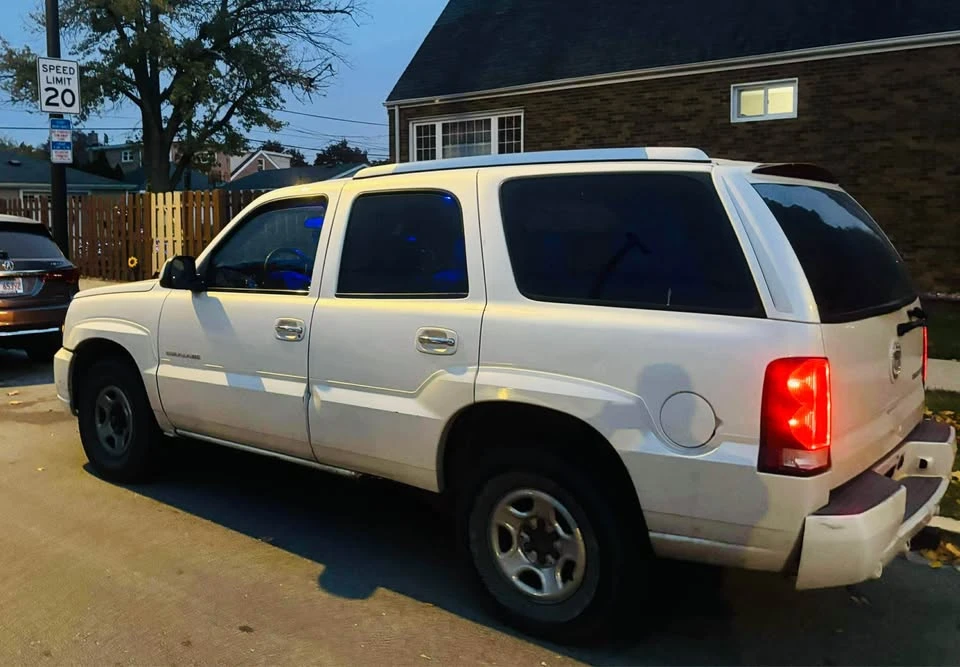2003 Cadillac Escalade & EXT 2nd Gen - Image 3 of 17
