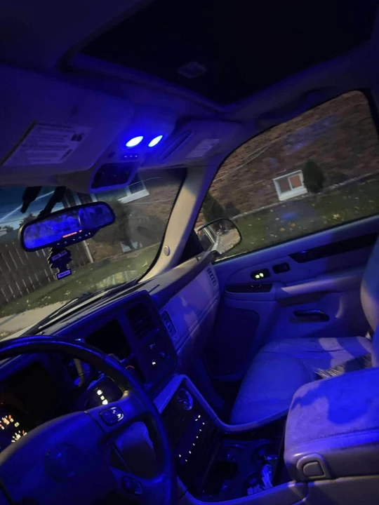 2003 Cadillac Escalade & EXT 2nd Gen - Image 4 of 17