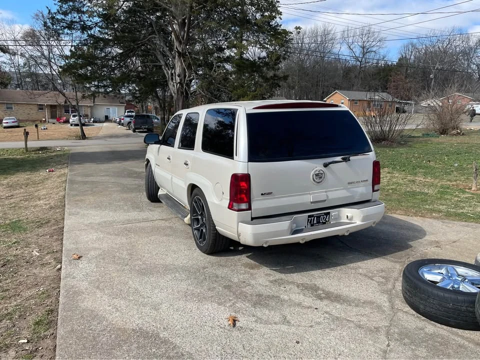2003 Cadillac Escalade & EXT 2nd Gen - Image 4 of 10