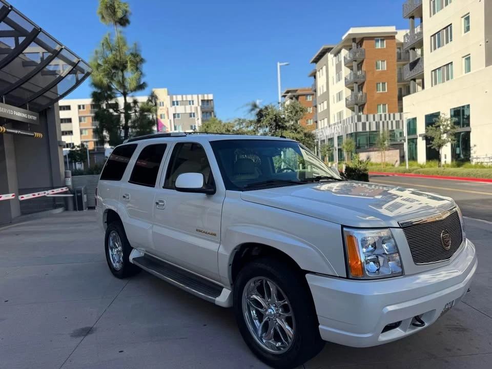2003 Cadillac Escalade & EXT 2nd Gen - Image 3 of 14