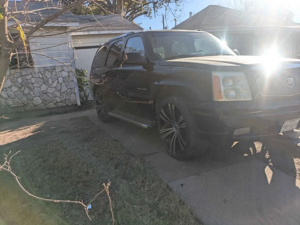 2003 Cadillac Escalade & EXT 2nd Gen - Image 3 of 9