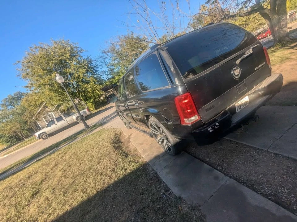 2003 Cadillac Escalade & EXT 2nd Gen - Image 6 of 9
