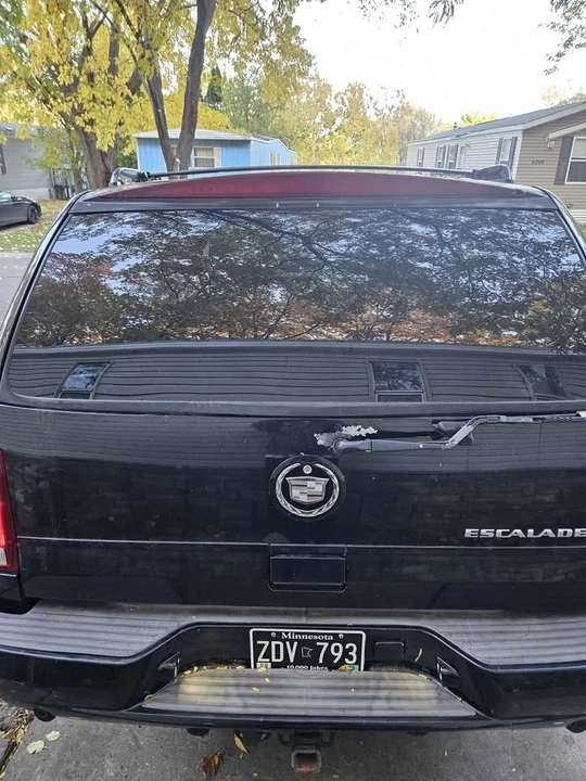 2003 Cadillac Escalade & EXT 2nd Gen - Image 4 of 11