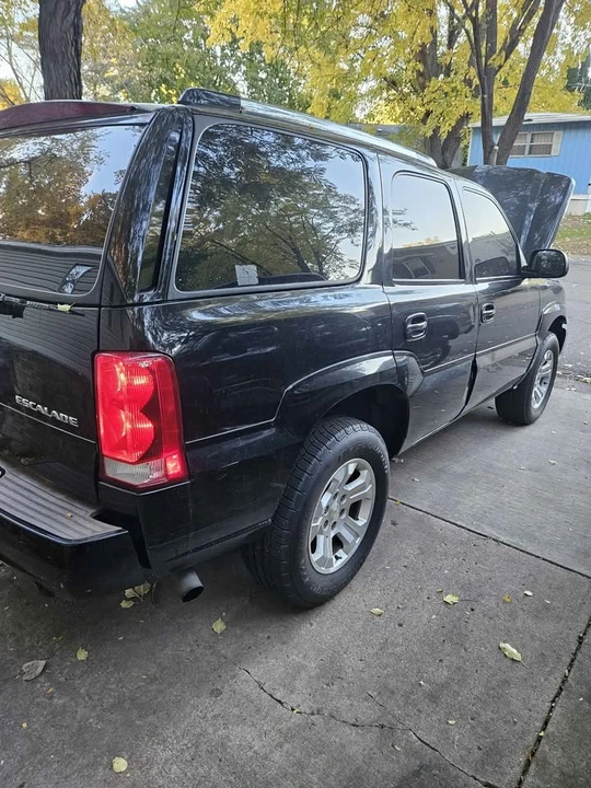2003 Cadillac Escalade & EXT 2nd Gen - Image 3 of 11