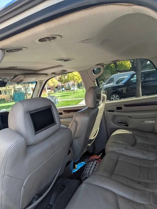 2003 Cadillac Escalade & EXT 2nd Gen - Image 4 of 5