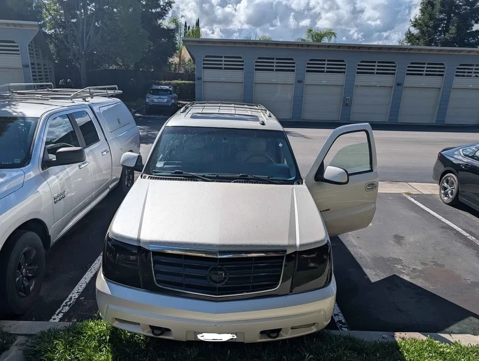 2003 Cadillac Escalade & EXT 2nd Gen - Image 2 of 5