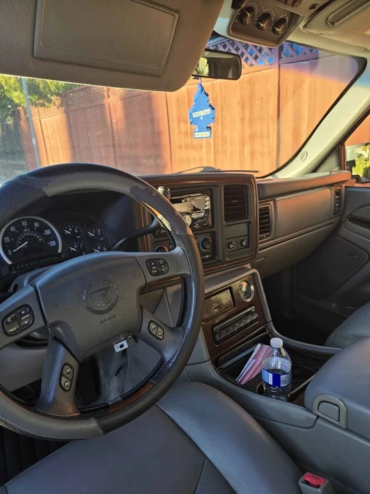 2003 Cadillac Escalade & EXT 2nd Gen - Image 5 of 11