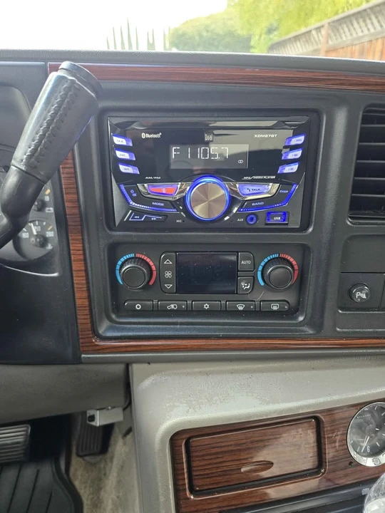 2003 Cadillac Escalade & EXT 2nd Gen - Image 2 of 11
