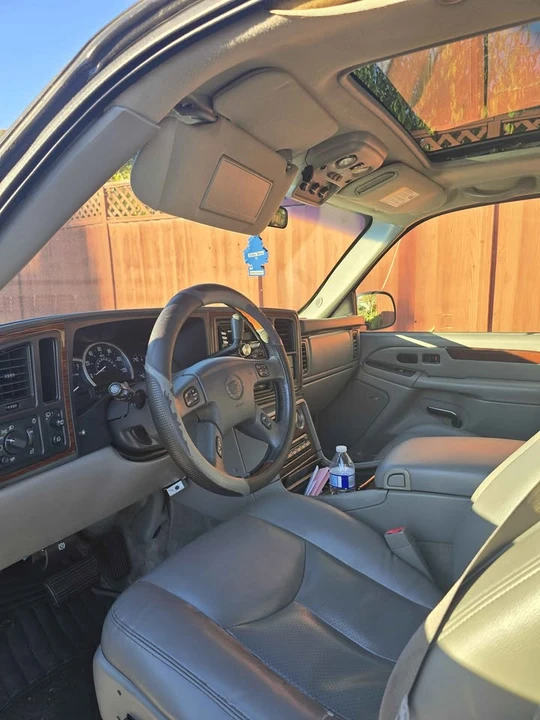 2003 Cadillac Escalade & EXT 2nd Gen - Image 4 of 11
