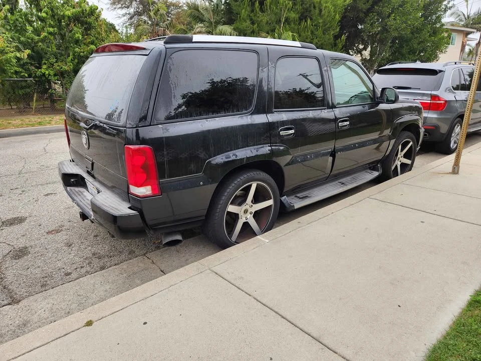2003 Cadillac Escalade & EXT 2nd Gen - Image 2 of 6