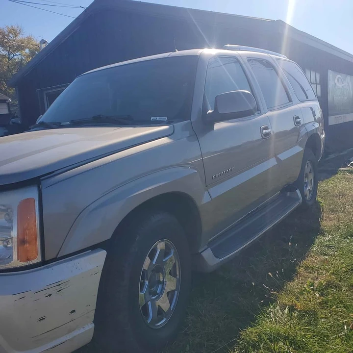 2003 Cadillac Escalade & EXT 2nd Gen - Image 2 of 4