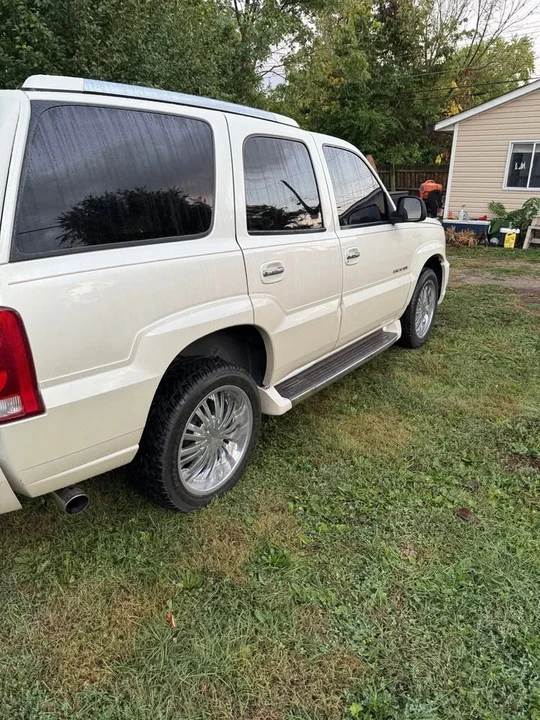 2003 Cadillac Escalade & EXT 2nd Gen - Image 5 of 9