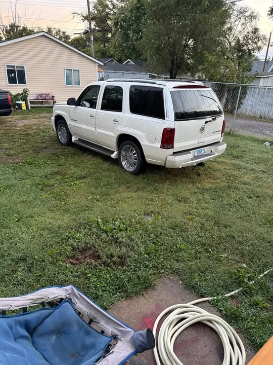 2003 Cadillac Escalade & EXT 2nd Gen - Image 3 of 9