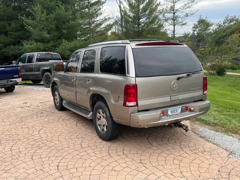 2003 Cadillac Escalade & EXT 2nd Gen - Image 2 of 3