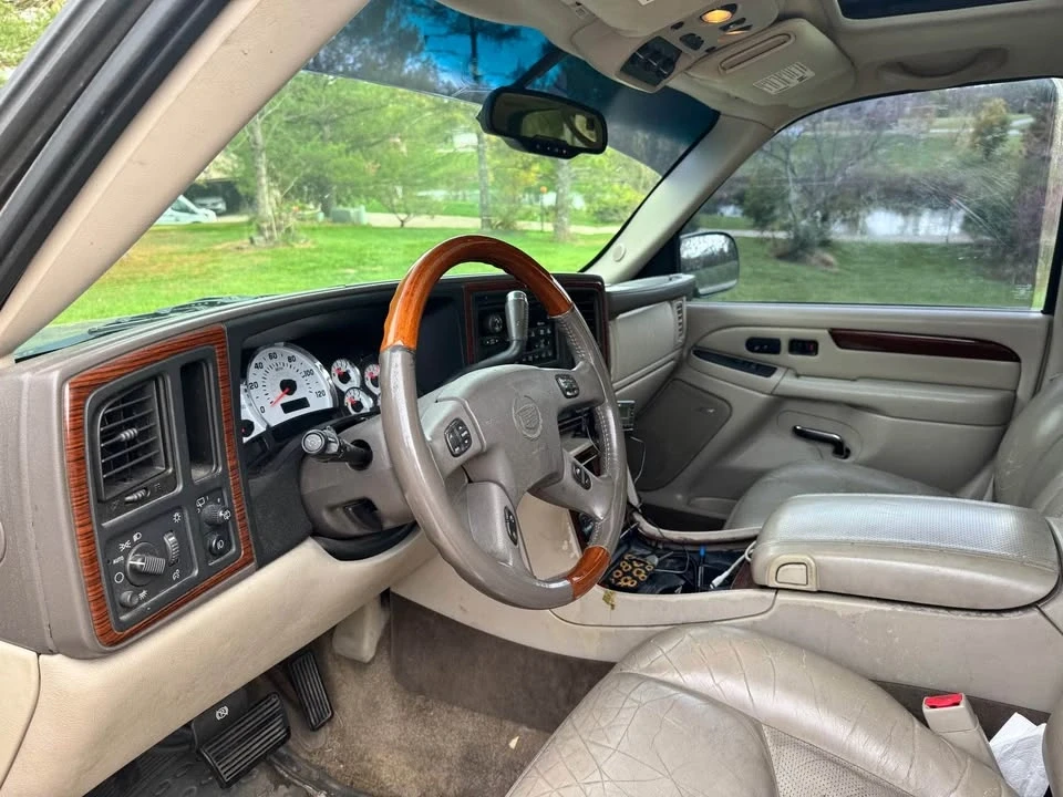 2003 Cadillac Escalade & EXT 2nd Gen - Image 3 of 3