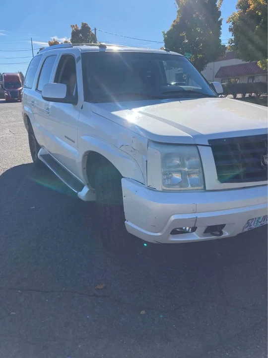 2003 Cadillac Escalade & EXT 2nd Gen - Image 2 of 10