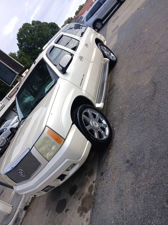 2003 Cadillac Escalade & EXT 2nd Gen - Image 3 of 6