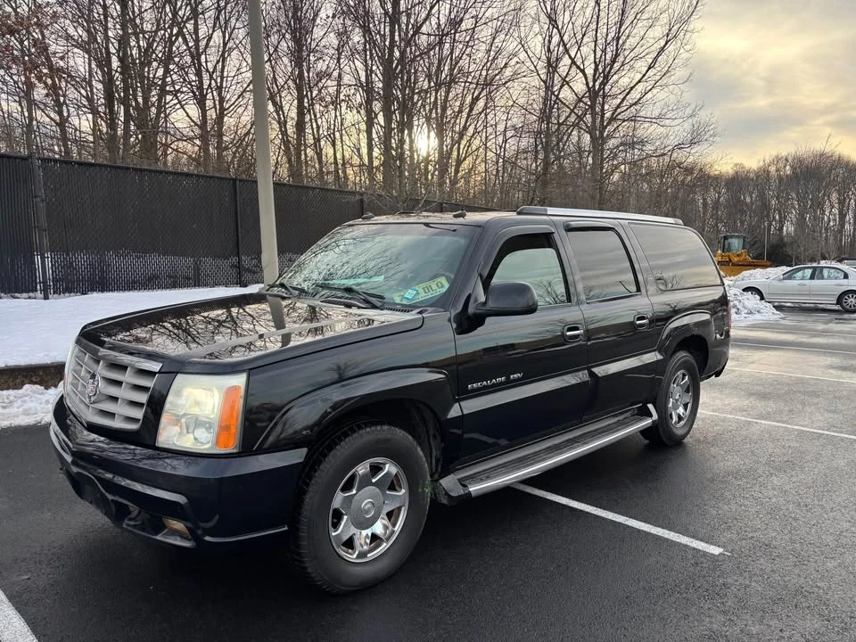2003 Cadillac Escalade & EXT 2nd Gen - Image 2 of 15