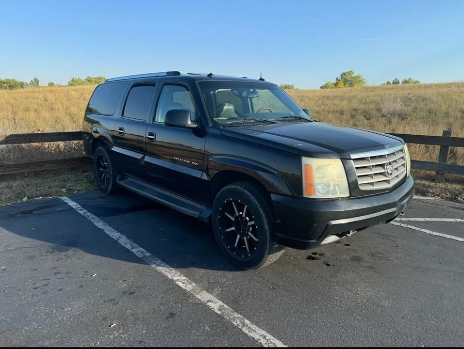 2003 Cadillac Escalade & EXT 2nd Gen - Image 5 of 6