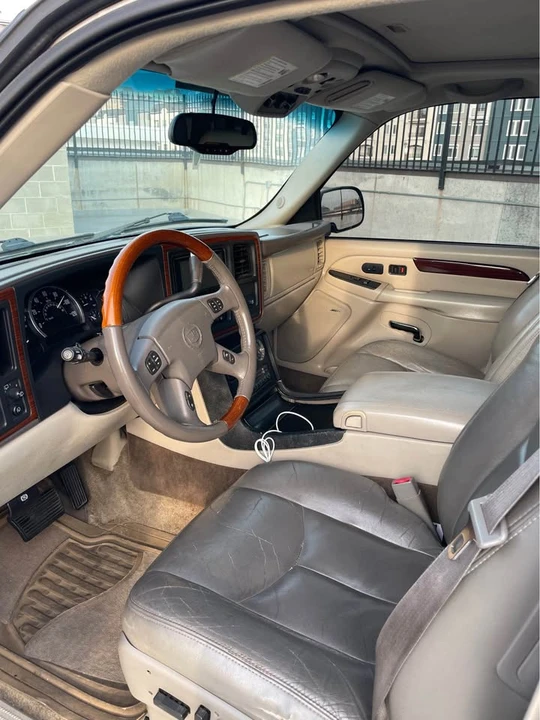2003 Cadillac Escalade & EXT 2nd Gen - Image 5 of 10