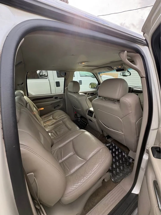 2003 Cadillac Escalade & EXT 2nd Gen - Image 4 of 8