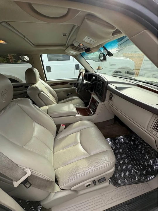 2003 Cadillac Escalade & EXT 2nd Gen - Image 2 of 8