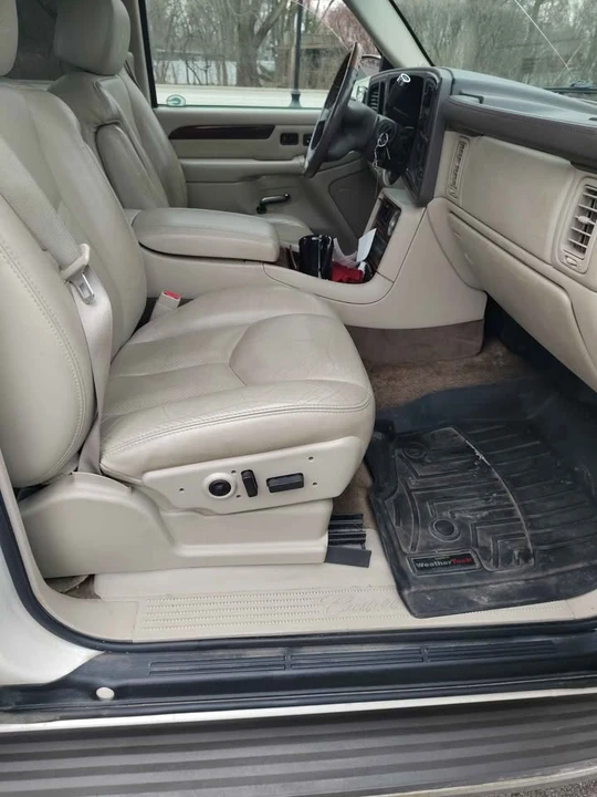 2003 Cadillac Escalade & EXT 2nd Gen - Image 8 of 9
