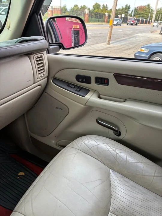 2003 Cadillac Escalade & EXT 2nd Gen - Image 6 of 9