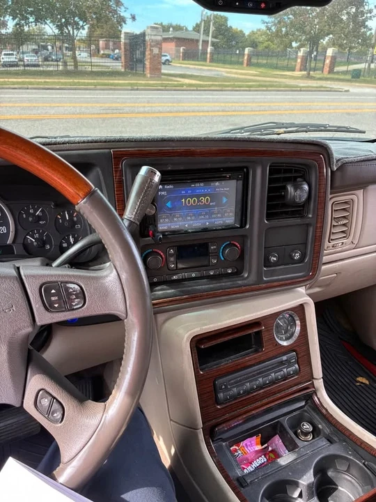 2003 Cadillac Escalade & EXT 2nd Gen - Image 7 of 9