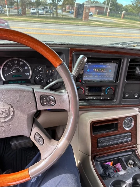 2003 Cadillac Escalade & EXT 2nd Gen - Image 5 of 9