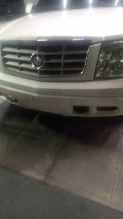 2003 Cadillac Escalade & EXT 2nd Gen - Image 2 of 3