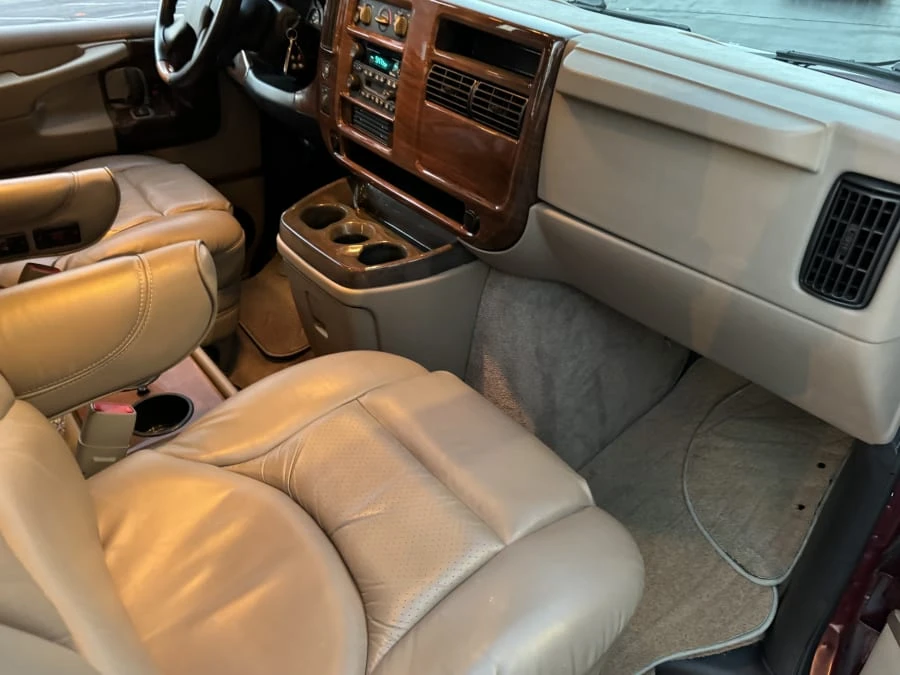 2003 Chevrolet Express - Image 13 of 14