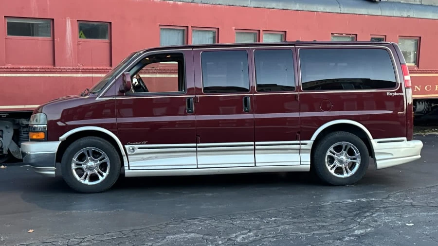 2003 Chevrolet Express - Image 2 of 14
