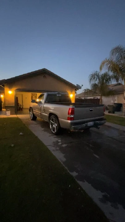 2003 Chevrolet Silverado 1st Gen - Image 2 of 2