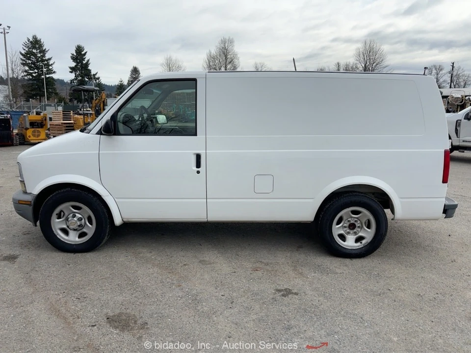 2003 Chevrolet Astro - Image 5 of 12