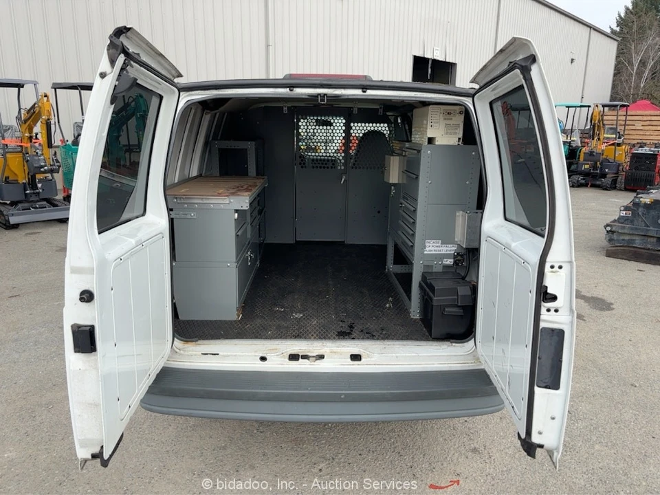2003 Chevrolet Astro - Image 9 of 12