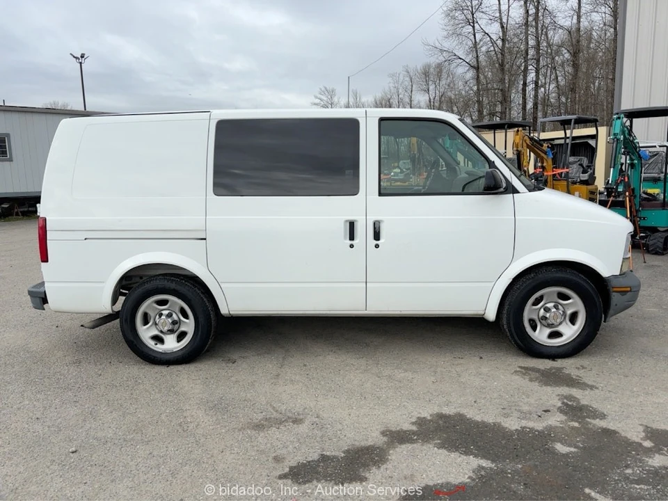 2003 Chevrolet Astro - Image 6 of 12