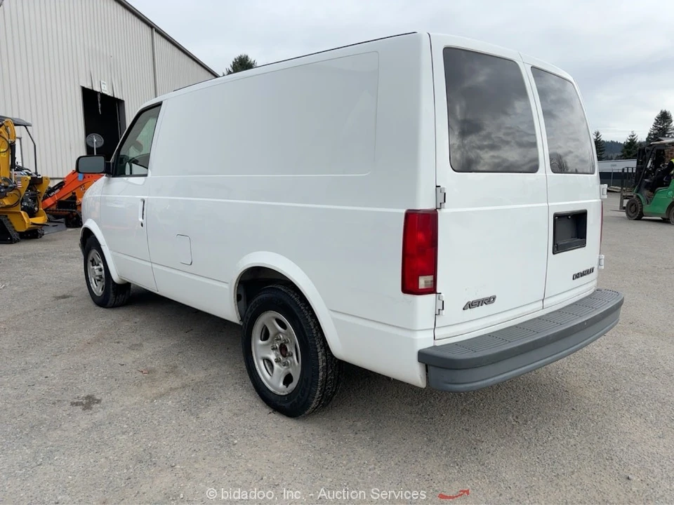 2003 Chevrolet Astro - Image 3 of 12