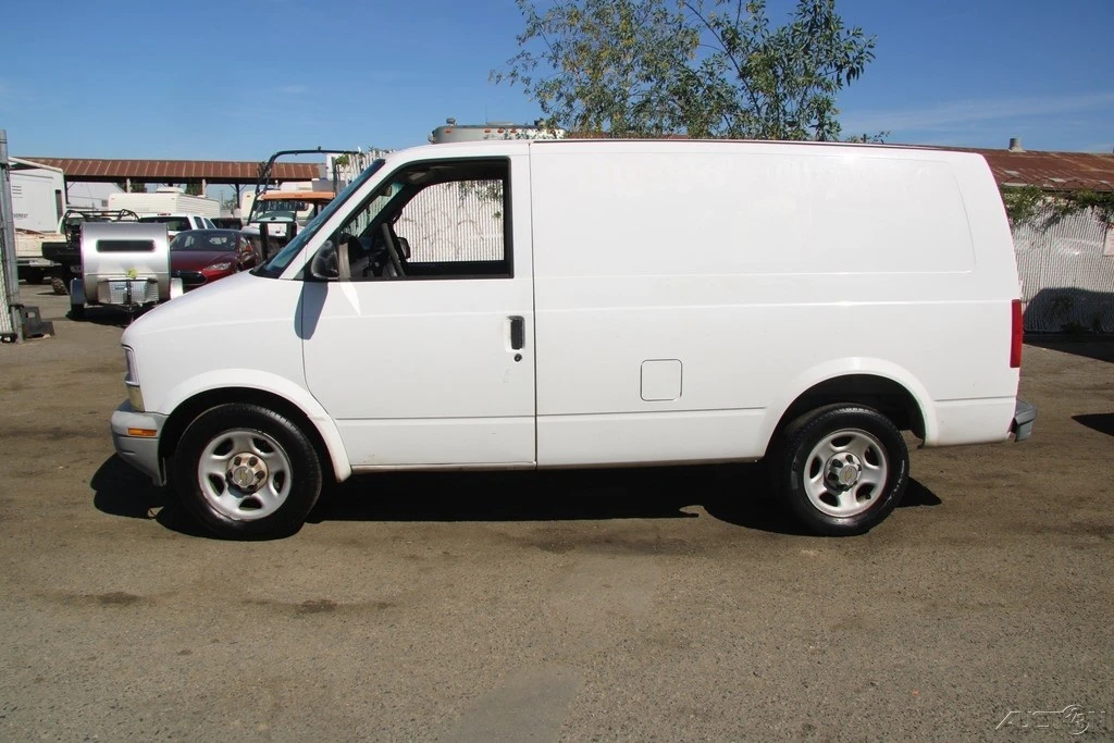 2003 Chevrolet Astro - Image 3 of 21