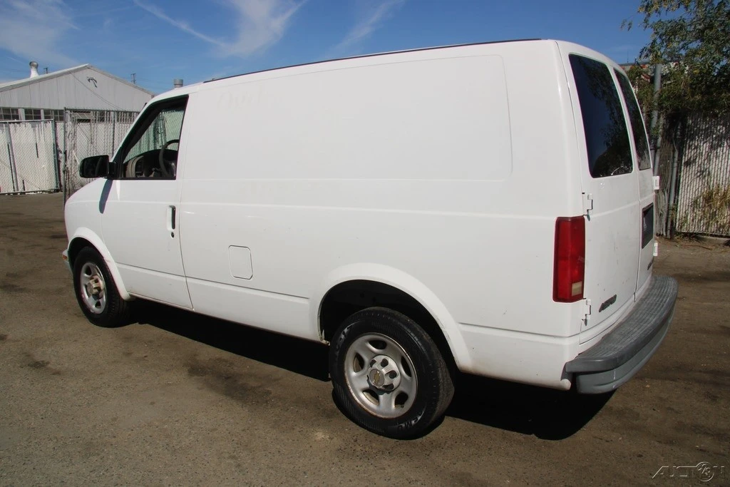 2003 Chevrolet Astro - Image 5 of 21