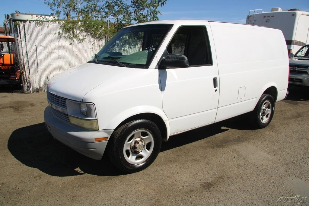 2003 Chevrolet Astro - Image 2 of 21