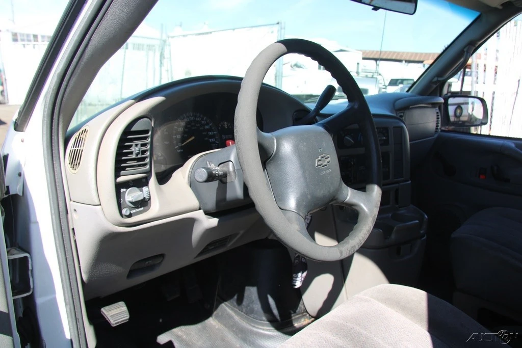 2003 Chevrolet Astro - Image 15 of 21