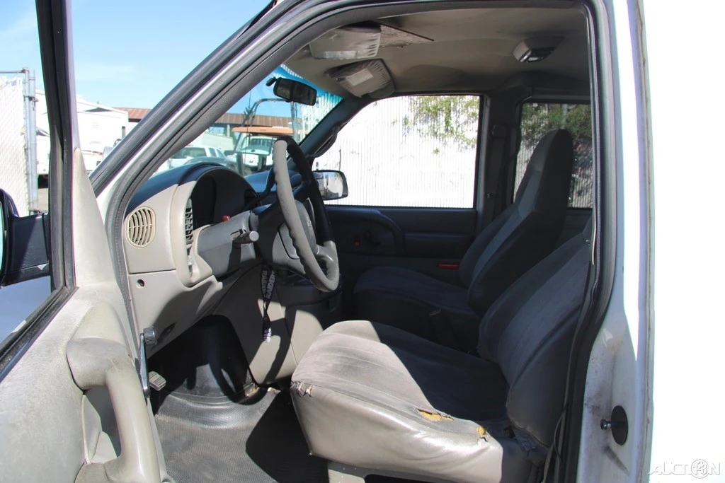 2003 Chevrolet Astro - Image 14 of 21