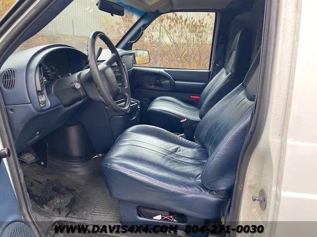 2003 Chevrolet Astro - Image 7 of 12