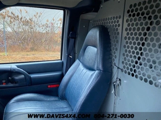2003 Chevrolet Astro - Image 11 of 12