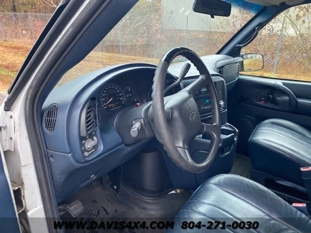 2003 Chevrolet Astro - Image 8 of 12