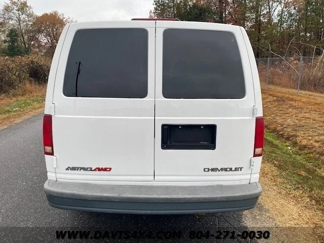 2003 Chevrolet Astro - Image 5 of 12