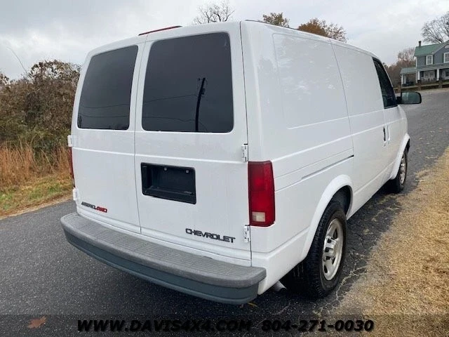2003 Chevrolet Astro - Image 4 of 12