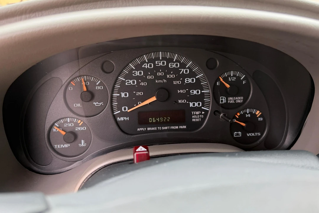 2003 Chevrolet Astro - Image 26 of 31
