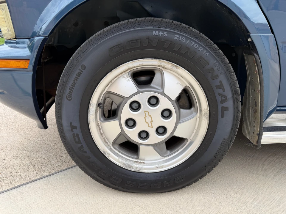 2003 Chevrolet Astro - Image 19 of 31